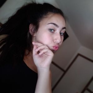 Meet your Posher, Marissa